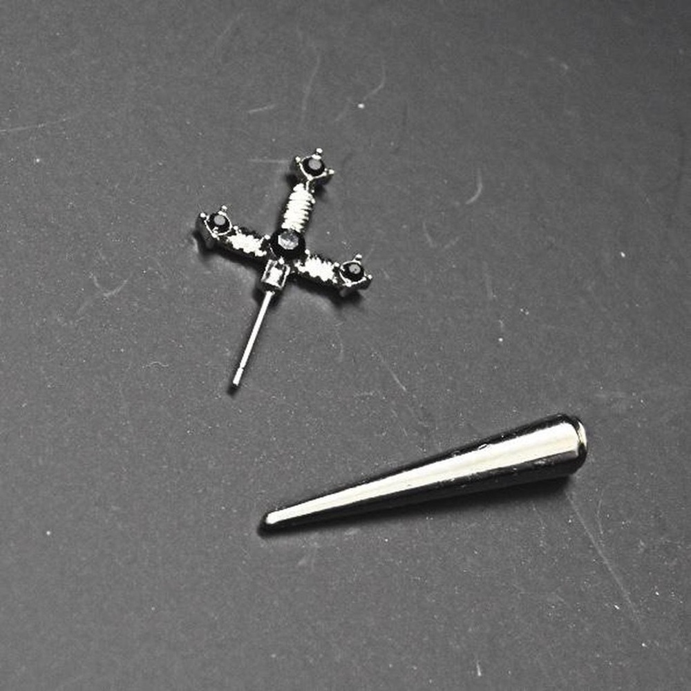 Single Sword Dagger Ear Jacket - Picture 4 of 4